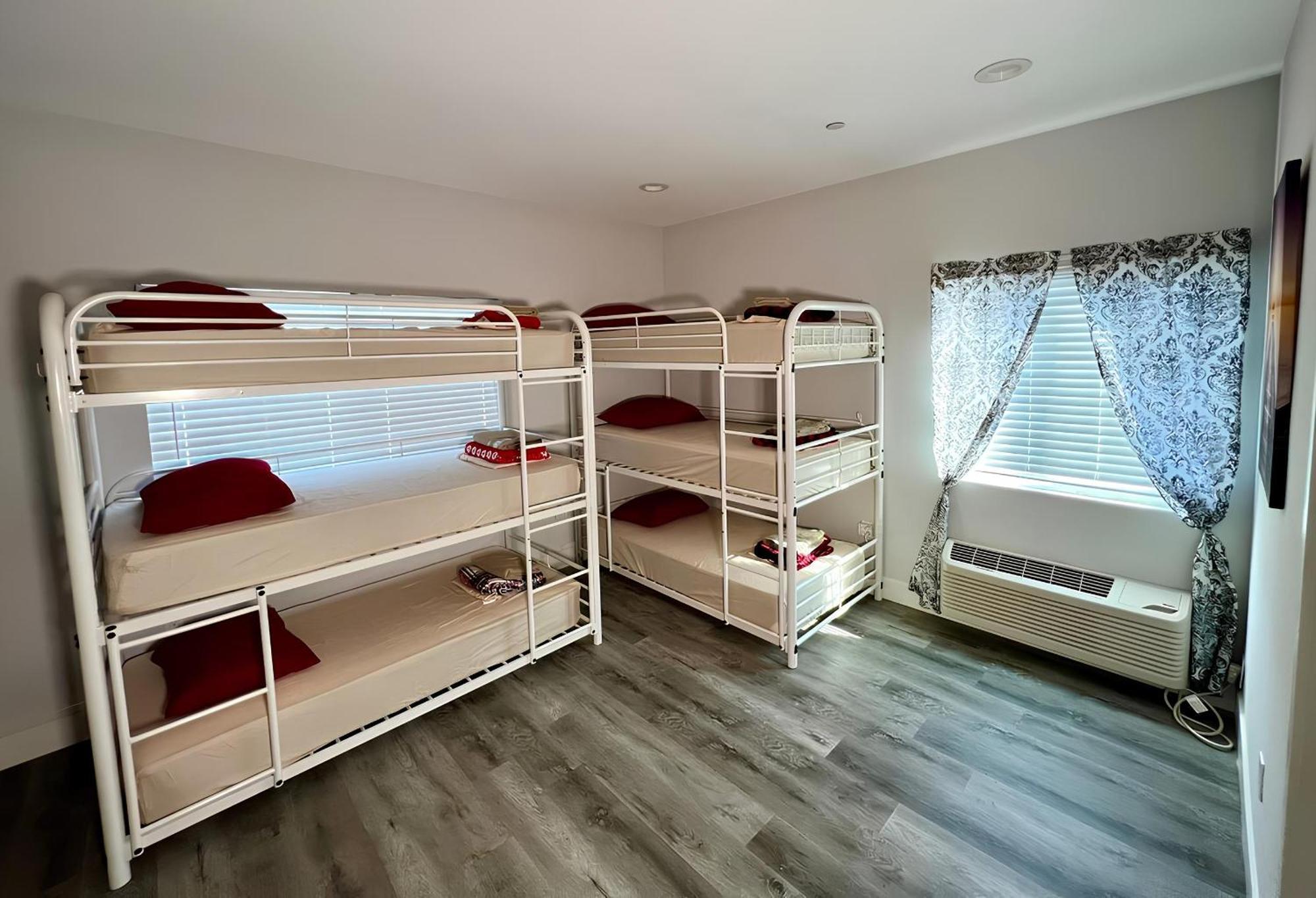 Pineapple Hostel Лос-Анджелес Экстерьер фото